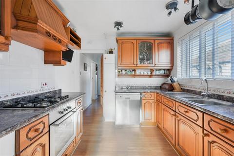 undefined, Fairlawn Grove, Banstead