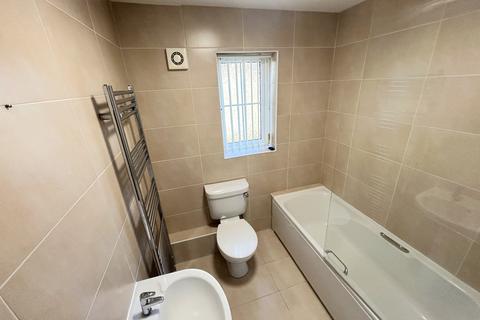 3 bedroom terraced house to rent, Kings Court, Kirton, PE20