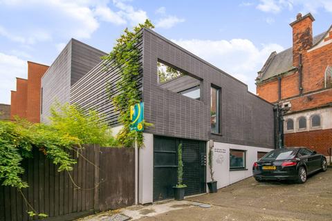 2 bedroom flat for sale, Wandsworth Road, Wandsworth, London, SW8
