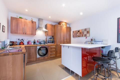 2 bedroom flat for sale, Wandsworth Road, Wandsworth, London, SW8