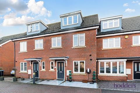St. Anns Mews, Chertsey, Surrey, KT16