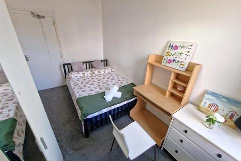 11 bedroom house share to rent, Overdale, Bournemouth, BH1