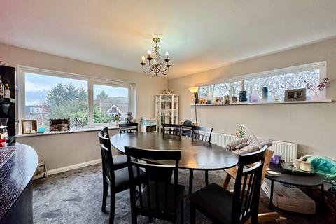 2 bedroom flat for sale, Heather Walk, Edgware, HA8