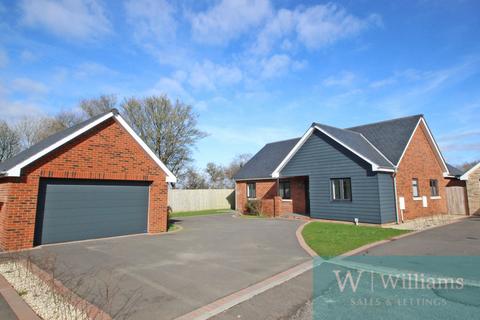 3 bedroom bungalow for sale, Reynards Place, Wootton, Isle of Wight