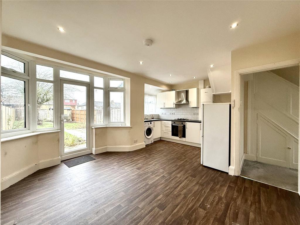Kitchen/Dining Area