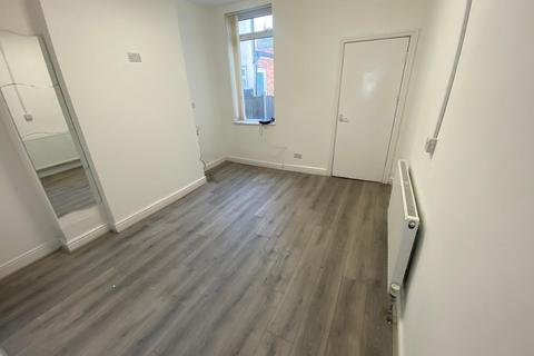 3 bedroom terraced house to rent, Wolverhampton WV1