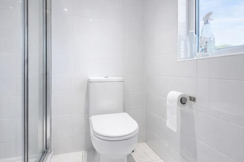1 bedroom in a house share to rent, Trelawney Road, Ilford
