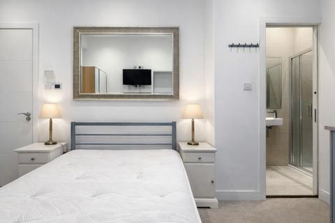 undefined, Oakley Avenue, London