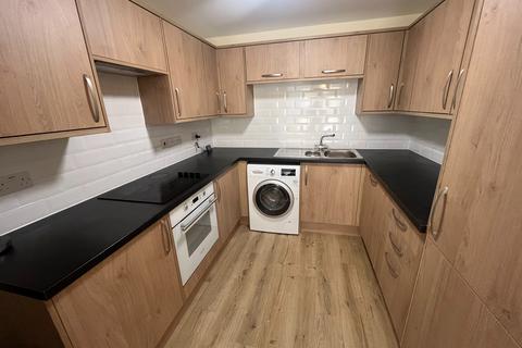 2 bedroom flat to rent, Florey Court, Old Town, Swindon, SN1