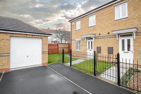 3 bedroom semi-detached house to rent, Queensbury Gate, Longbenton