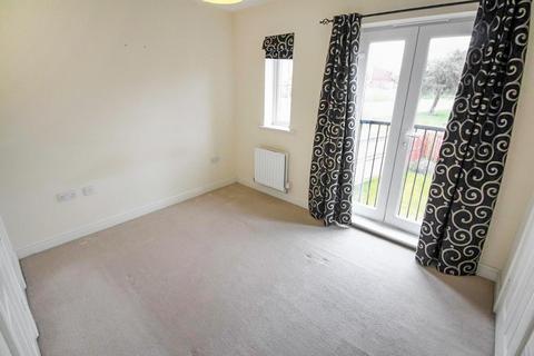 3 bedroom semi-detached house to rent, Queensbury Gate, Longbenton