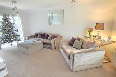 4 bedroom house to rent, Greenwich Way, Waltham Abbey