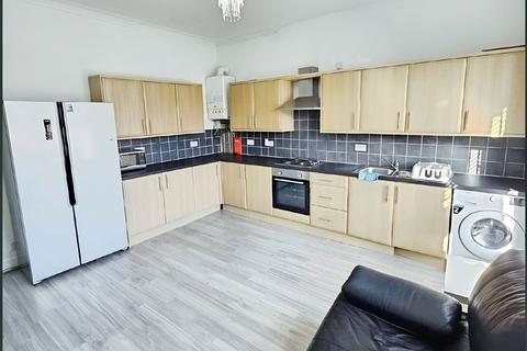 5 bedroom flat to rent, Alma Road, Hampshire SO14