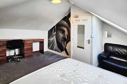 5 bedroom flat to rent, Alma Road, Hampshire SO14