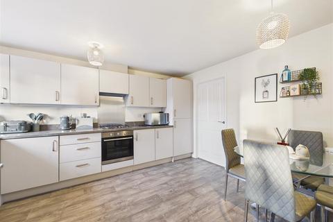 3 bedroom end of terrace house for sale, Westbrick Avenue, Hull