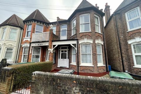 3 bedroom semi-detached house to rent, Sylvan Avenue, N22
