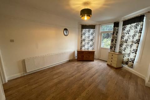3 bedroom semi-detached house to rent, Sylvan Avenue, N22