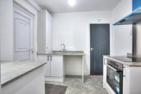 2 bedroom flat to rent, Ayton Street, Tyne and Wear NE6