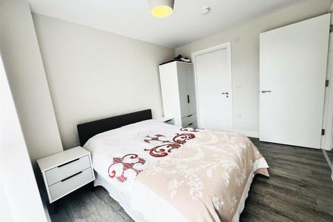 2 bedroom flat for sale, Stonegate Road, Leeds, LS6