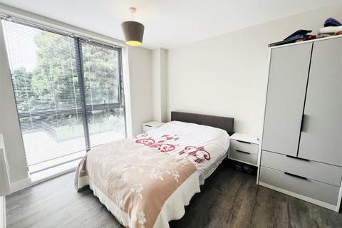 2 bedroom flat for sale, Stonegate Road, Leeds, LS6