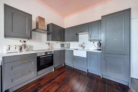 2 bedroom apartment for sale, Leyland Road, London