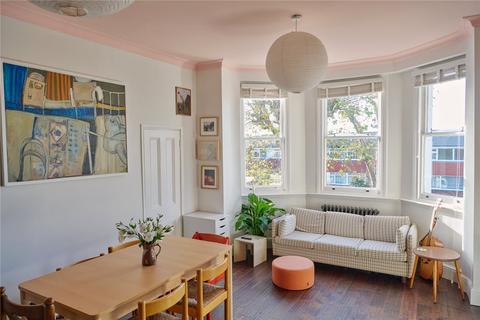 2 bedroom apartment for sale, Leyland Road, London