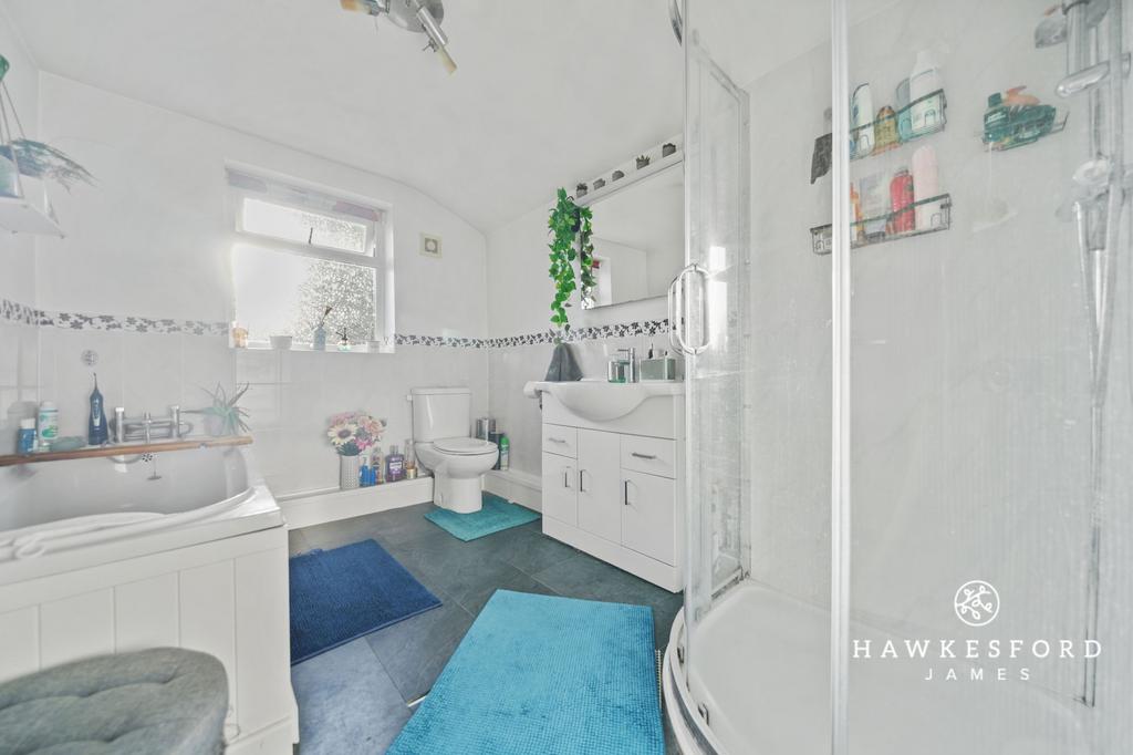 Epps Road, Sittingbourne - Bathroom