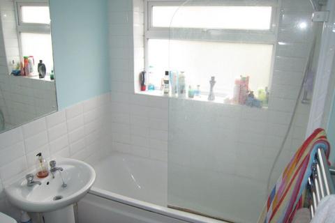 3 bedroom terraced house to rent, Nesbitt Road, Brighton BN2