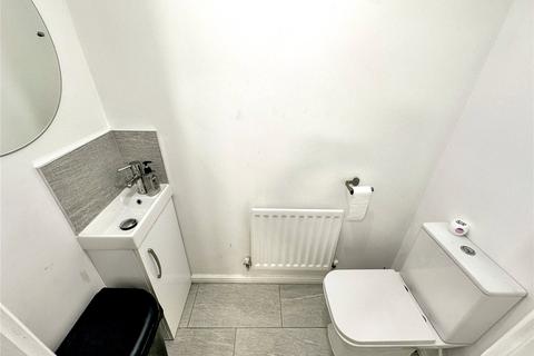 2 bedroom house to rent, Chaucer Way, Slough, Berkshire, SL1