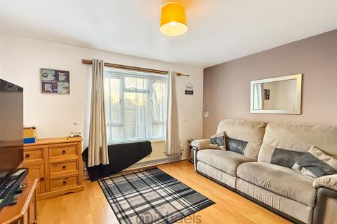 1 bedroom ground floor flat for sale, Wilkin Court, Colchester, CO3