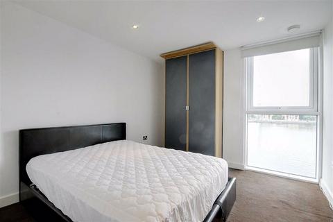 1 bedroom flat to rent, Western Gateway, Docklands Excel, London, E16