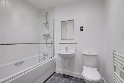 1 bedroom flat to rent, Western Gateway, Docklands Excel, London, E16