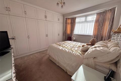 3 bedroom end of terrace house for sale, Cecil Road, Romford RM6