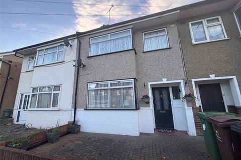 3 bedroom terraced house for sale, Kelly Way, Romford RM6