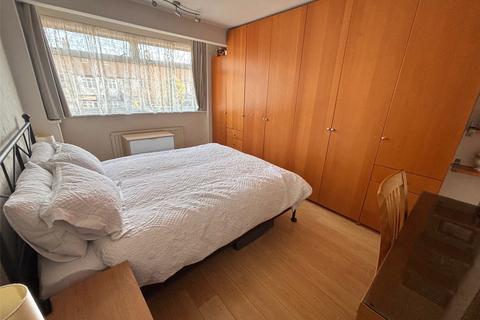 3 bedroom terraced house for sale, Kelly Way, Romford RM6