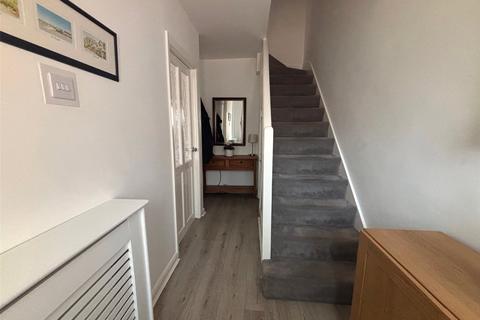 3 bedroom terraced house for sale, Kelly Way, Romford RM6