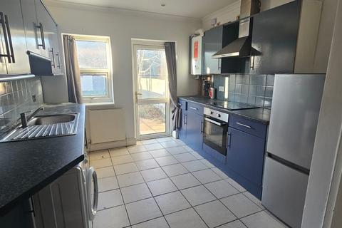 1 bedroom apartment to rent, Alloa Road, Ilford IG3