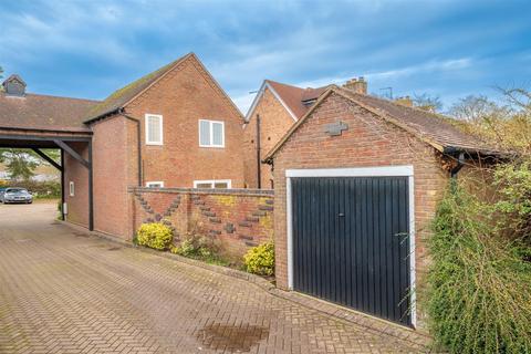 2 bedroom house to rent, St Chads Mews, Solihull B94