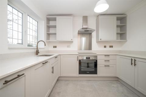 2 bedroom house to rent, St Chads Mews, Solihull B94