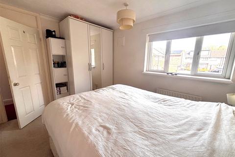 3 bedroom terraced house for sale, Tantony Grove, Romford RM6