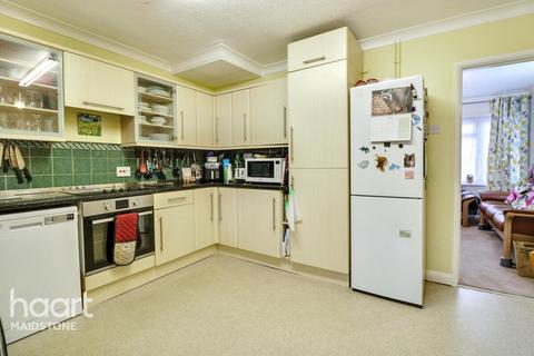 2 bedroom terraced house for sale, Halstead Walk, Maidstone