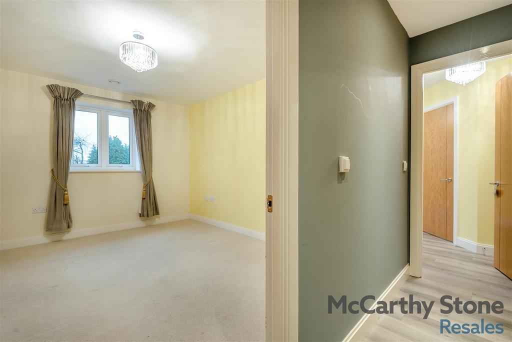 8673673-interior10.jpg
