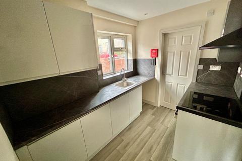 Studio to rent, Ivor Road, Redditch, Worcestershire, B97