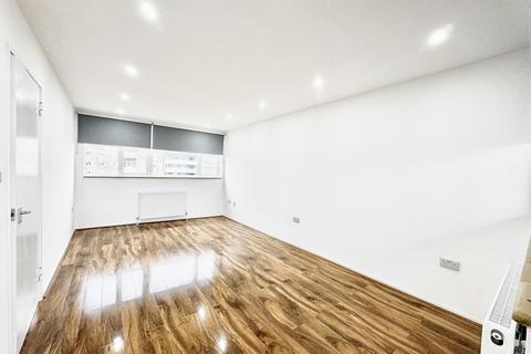 2 bedroom apartment to rent, Dagnall Street, London SW11