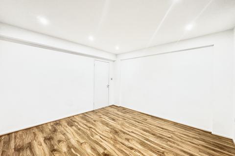 2 bedroom apartment to rent, Dagnall Street, London SW11