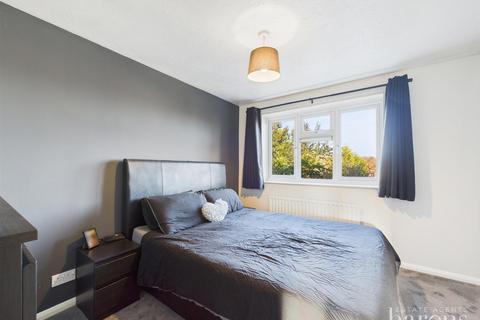 undefined, Balmoral Way, Basingstoke RG22