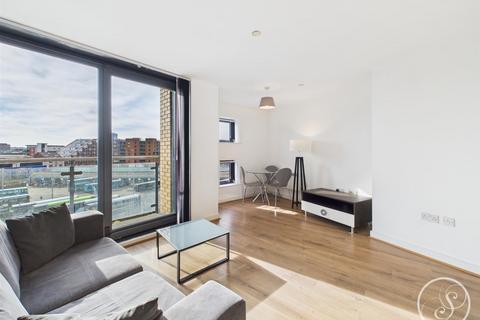 2 bedroom flat to rent, Skyline, St Peters Street, Leeds