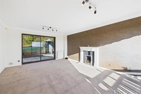 4 bedroom detached house for sale, Brickfields Close, Basingstoke RG24