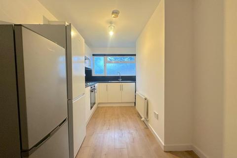 Studio to rent, Juniper Way, Middlesex UB3