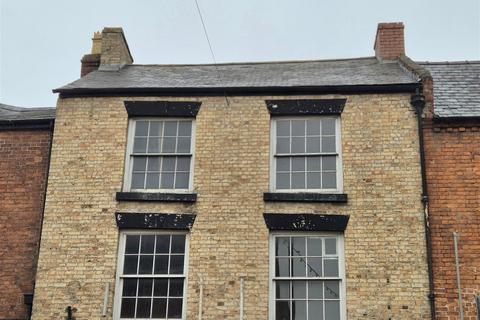 3 bedroom apartment to rent, Hopkins Passage, Broad Street, Welshpool